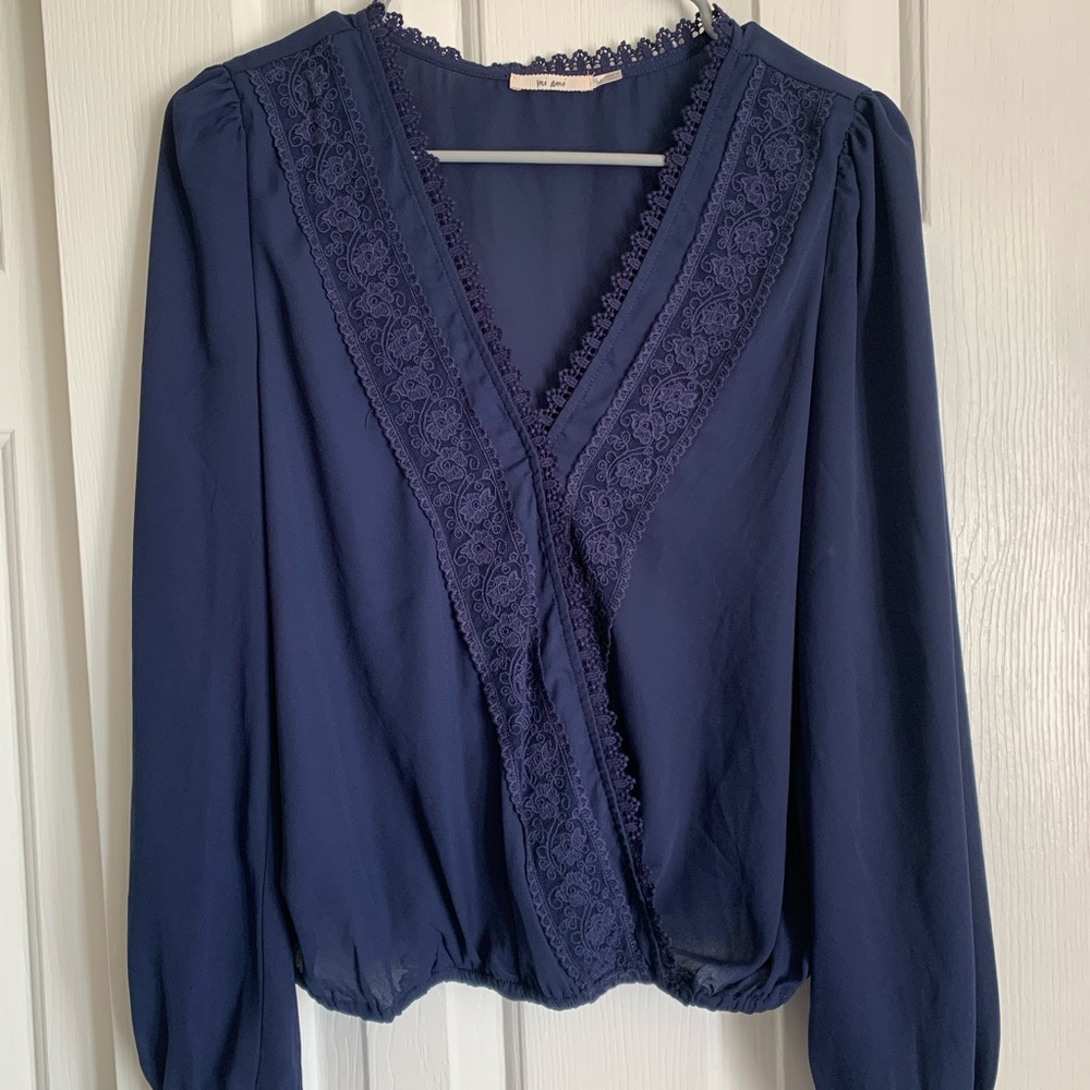 Navy blue blouse from Francesca’s! Size Medium.